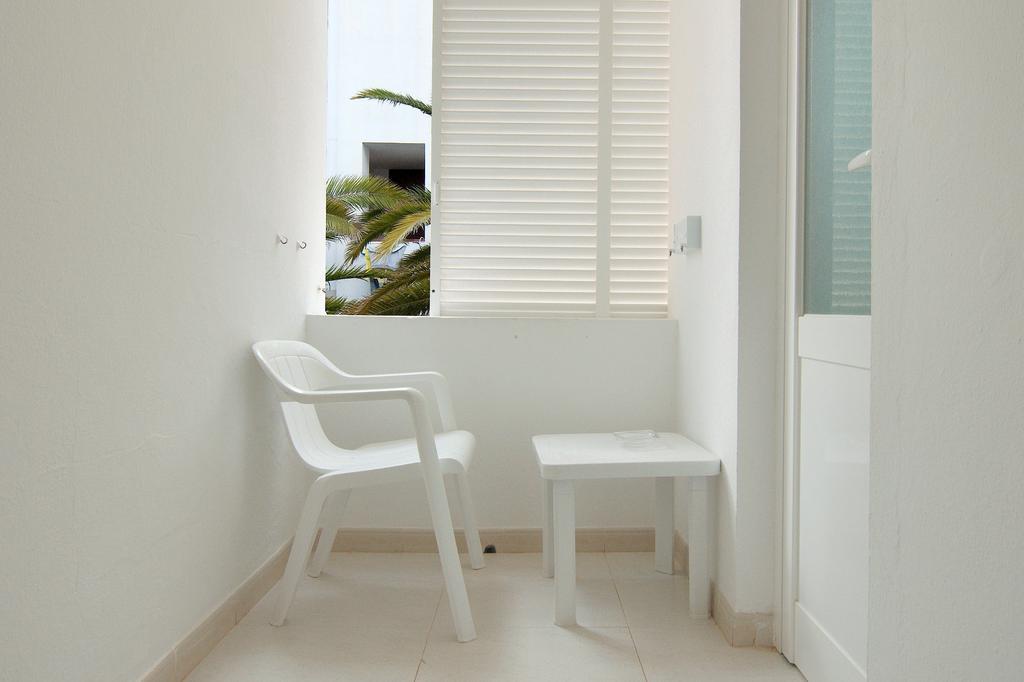 Hostal Capri Es Pujols Zimmer foto