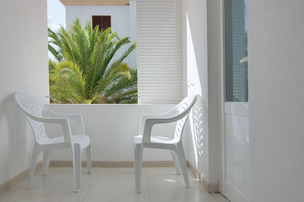 Hostal Capri Es Pujols Zimmer foto